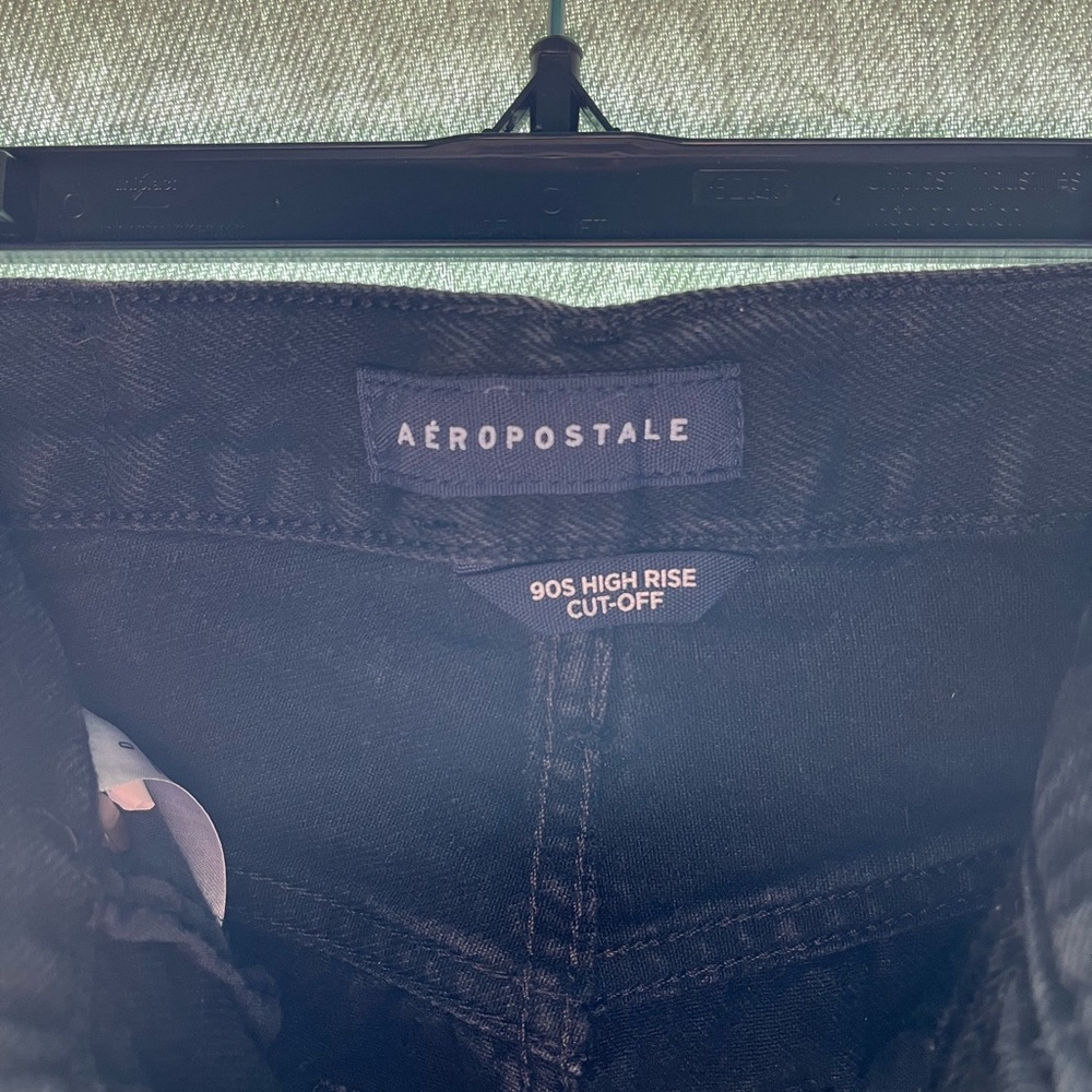 LIKE NEW Aeropostale 90’s High Rise Cutoff Short - Picture 7 of 7